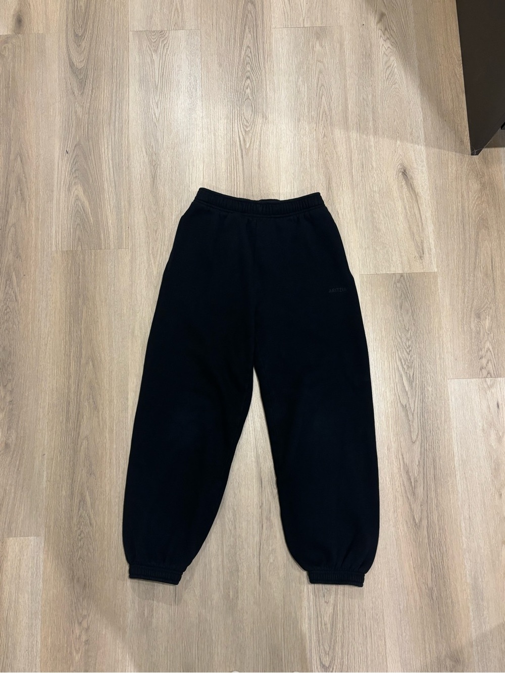 Aritzia Women’s Cozy Sweatfleece Mega Jogger - Black XXS
